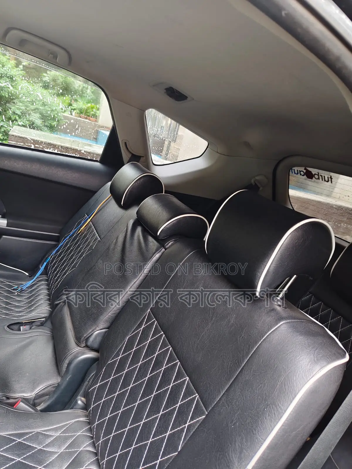 Toyota Prius Alpha 2015