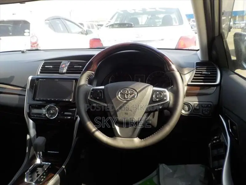 Toyota Premio F-L Package 2021