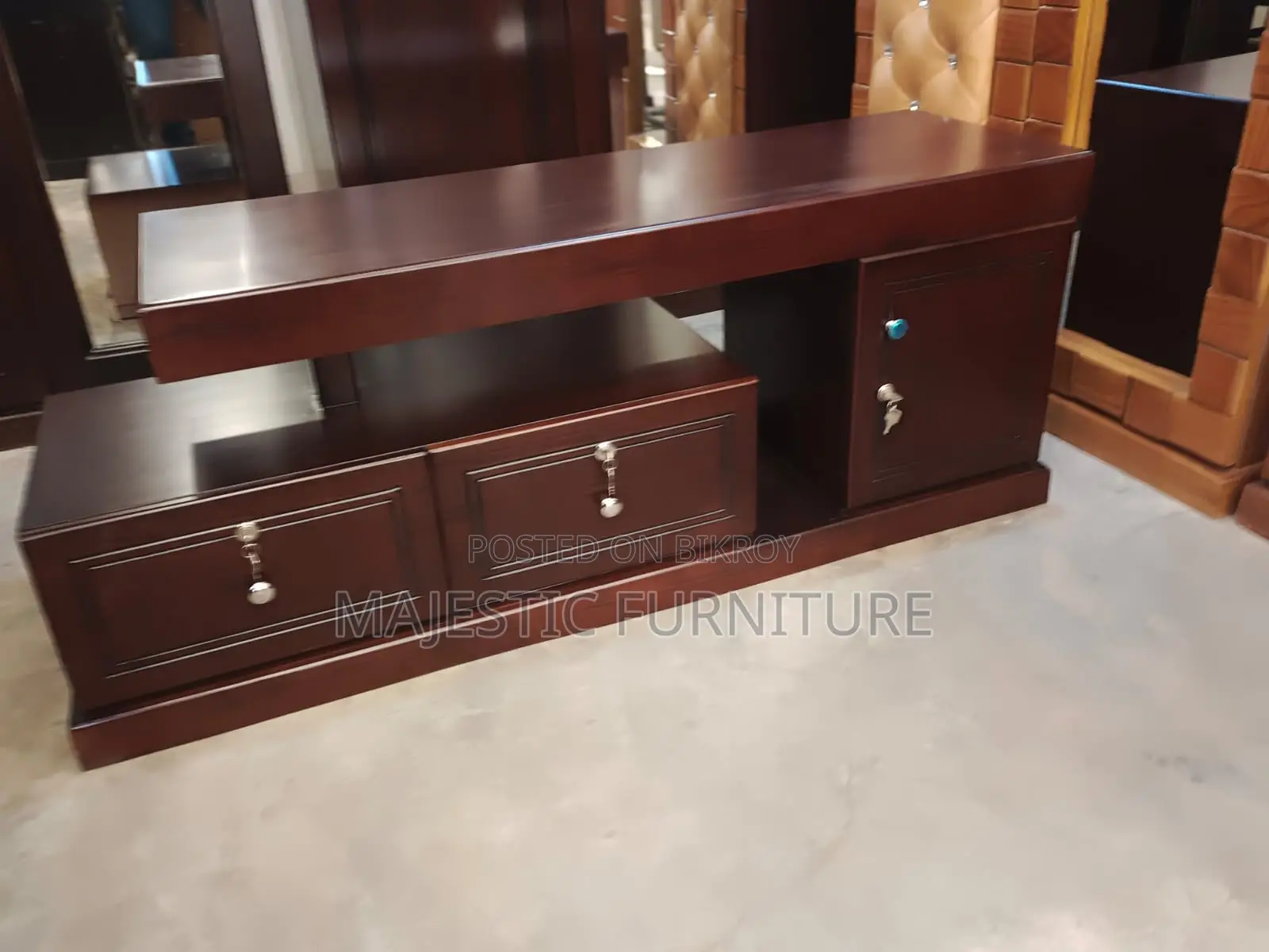 TV STAND. M # 6277
