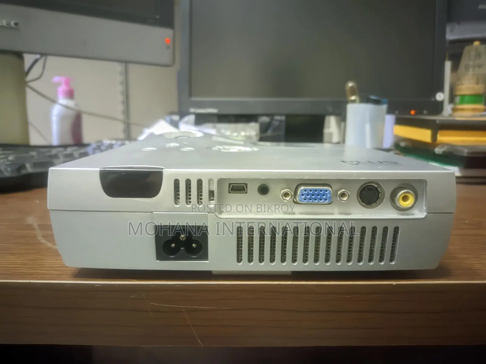 PLUS V-332 প্রজেক্টর