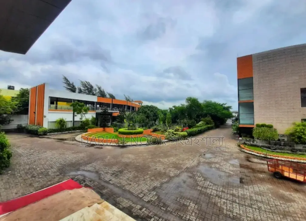Garments for Sale on 20 Bigha Land with Bank Loan