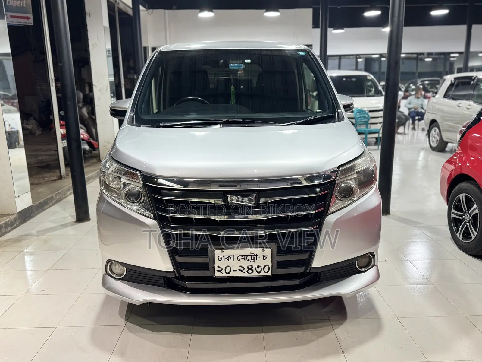 Toyota Noah NON HYBRID 2016