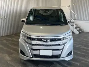 Toyota Noah Hybrid X package 2021