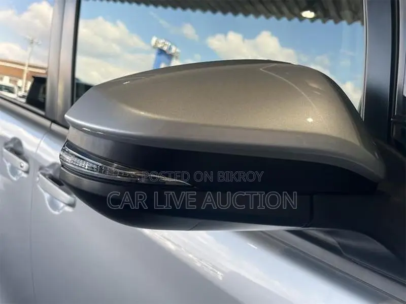 Toyota Noah Hybrid X package 2021