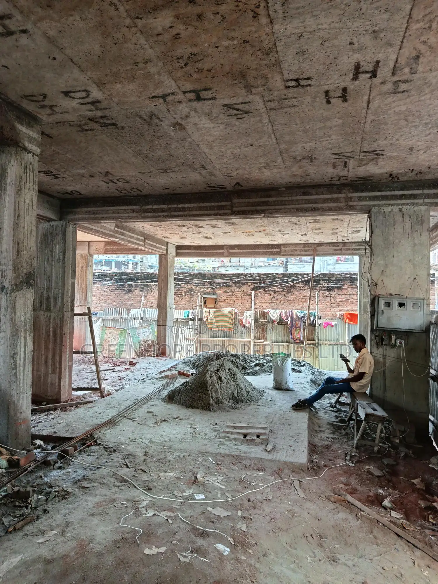 West Facing 1250sqft Almost Ready Flat for Sale at North Badda
