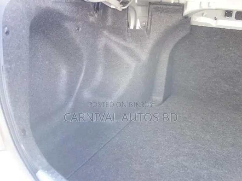 Toyota Axio EX PACKAGE SILVER 2020