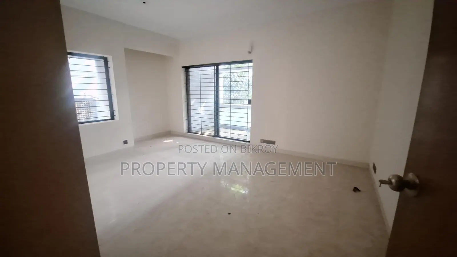 2100 Sqft Office Space For Rent in Gulshan 1 with Nice View