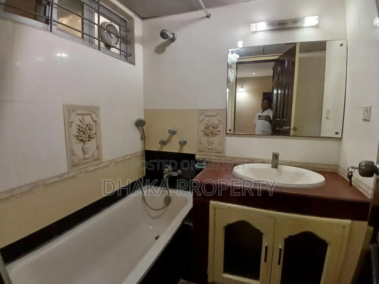 Wonderful Full Furnish Apartment Rent at Gulshan 2.Diplomatic Zone