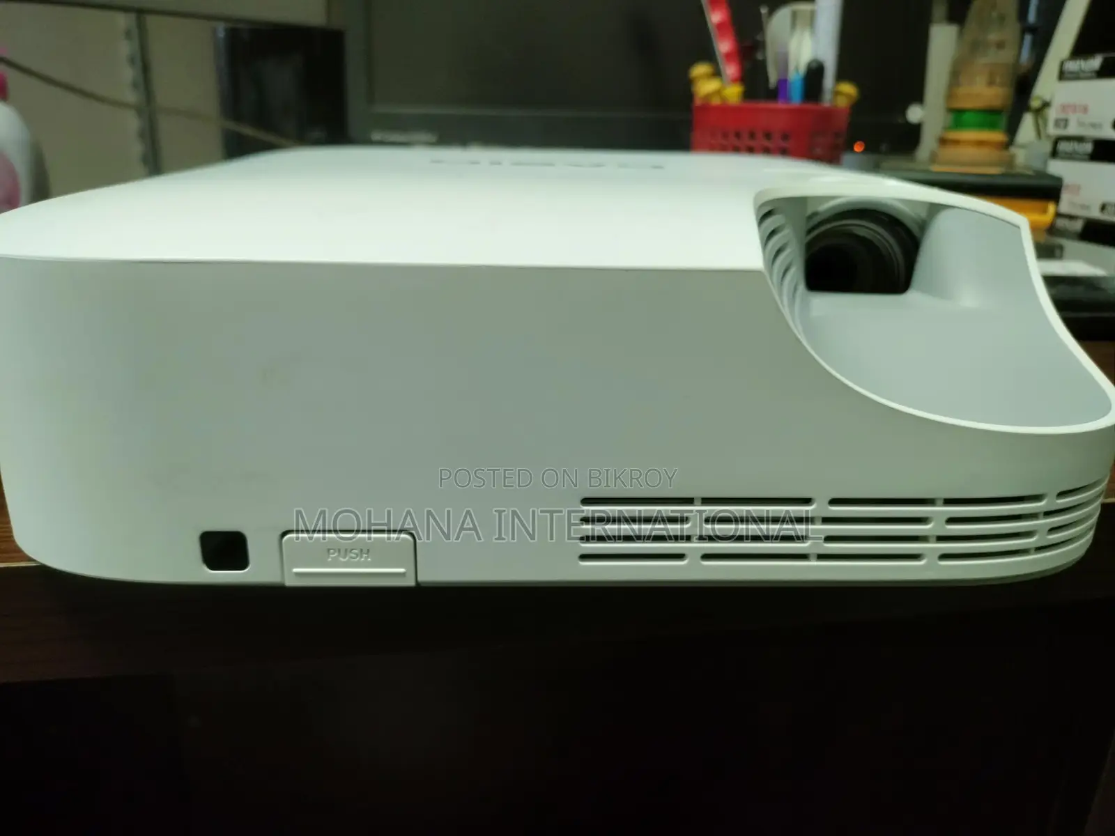 Casio Xj -v1 Projector 2700 Lumen