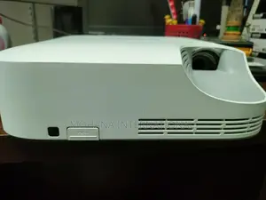 Casio Xj -v1 Projector 2700 Lumen