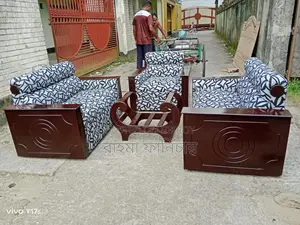 Exclusive Design 2/2/1 Sofa Set with Center Table