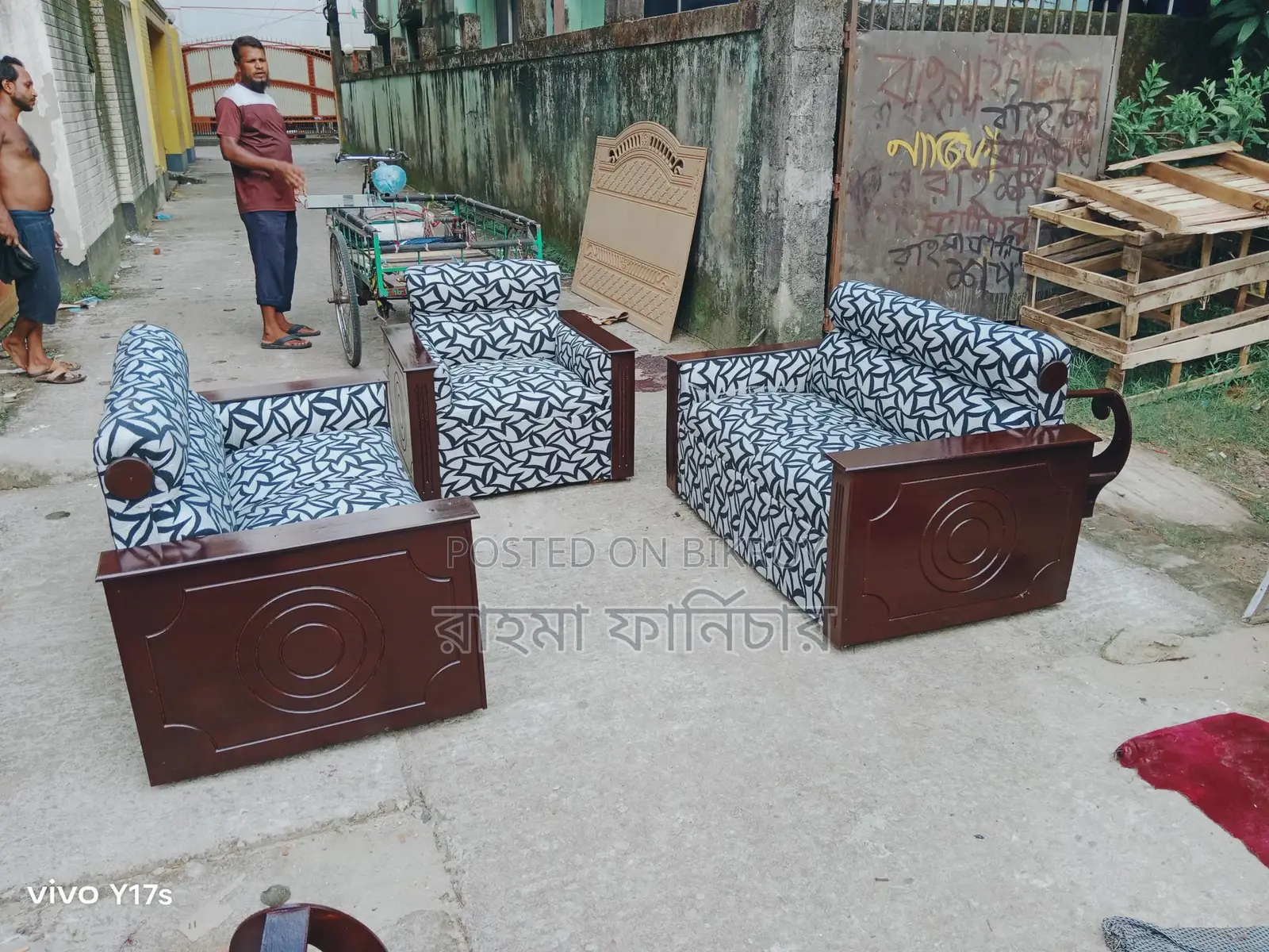 Exclusive Design 2/2/1 Sofa Set with Center Table