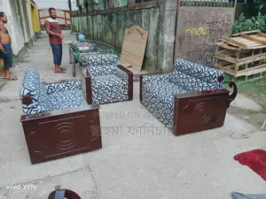 Exclusive Design 2/2/1 Sofa Set with Center Table