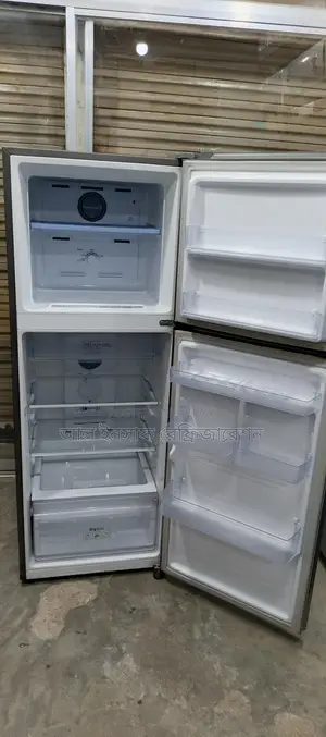একটি samsung ইনভাটার ফ্রিজ বিক্রি করা হবে
