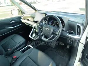 Toyota Noah Z 2022