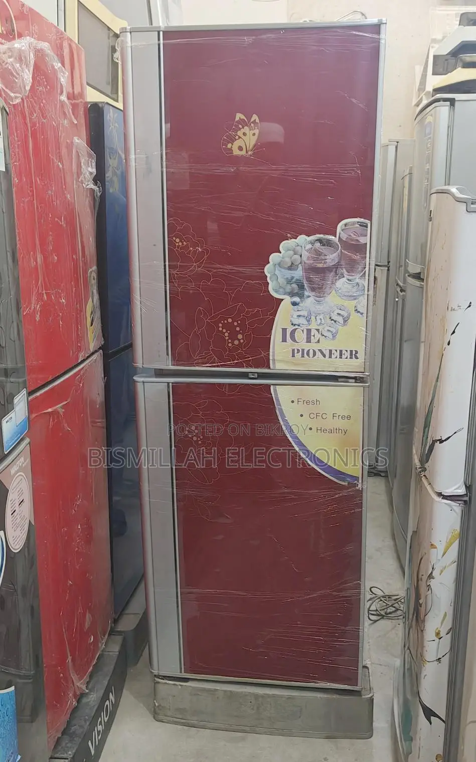 Super Ariston 12 CFT Glass Door Refrigerator