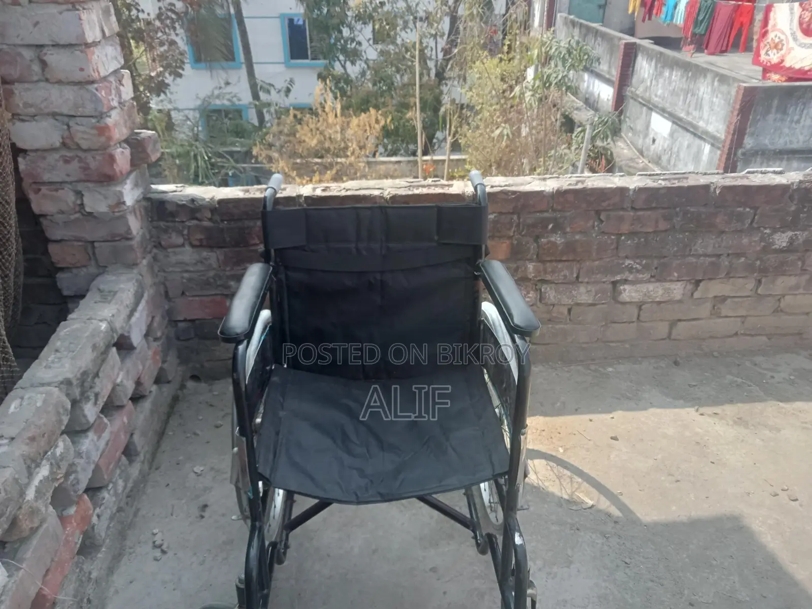 একটি হুইলচেয়ার বিক্রি হবে