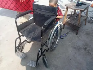 একটি হুইলচেয়ার বিক্রি হবে