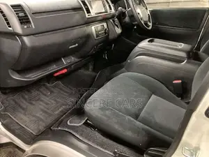 Toyota Hiace SUPER GL KEY START 2020