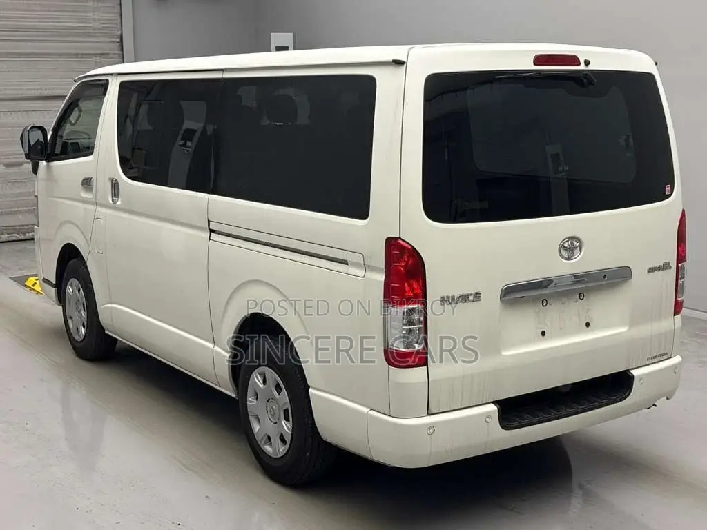 Toyota Hiace SUPER GL KEY START 2020