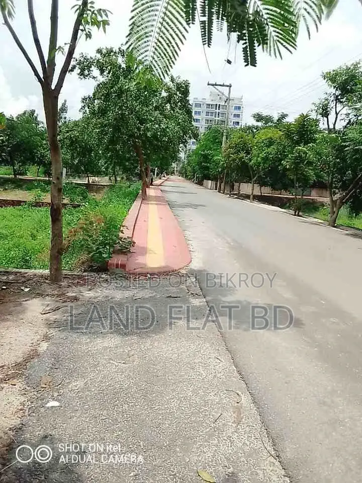 চতুর্থ ও পঞ্চম তালা আটি বাজার @1380 বর্গফুট ফ্ল্যাট বিক্রি উত্তরমুখী