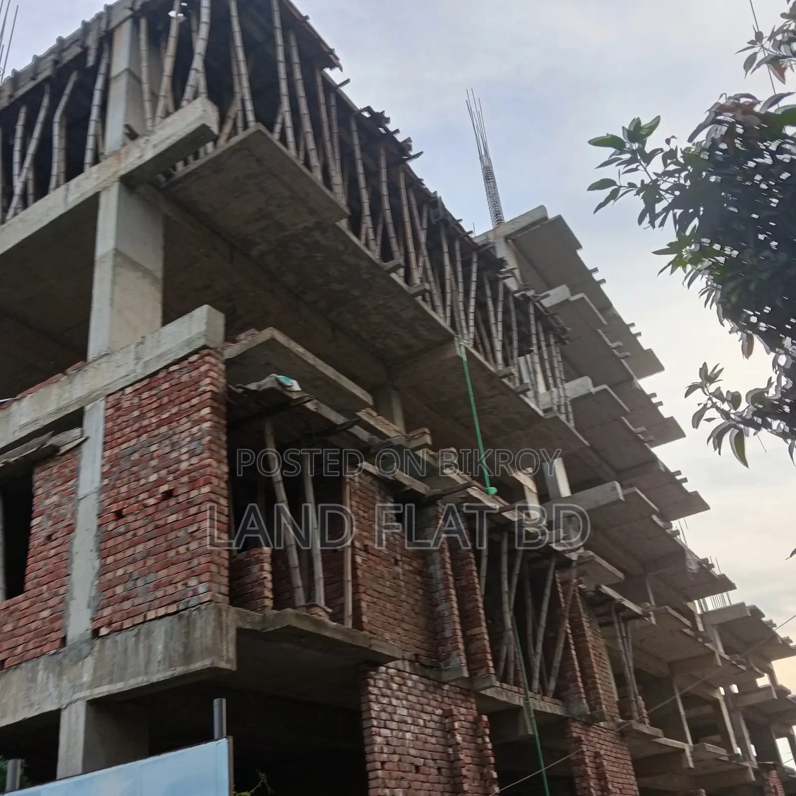 চতুর্থ ও পঞ্চম তালা আটি বাজার @1380 বর্গফুট ফ্ল্যাট বিক্রি উত্তরমুখী