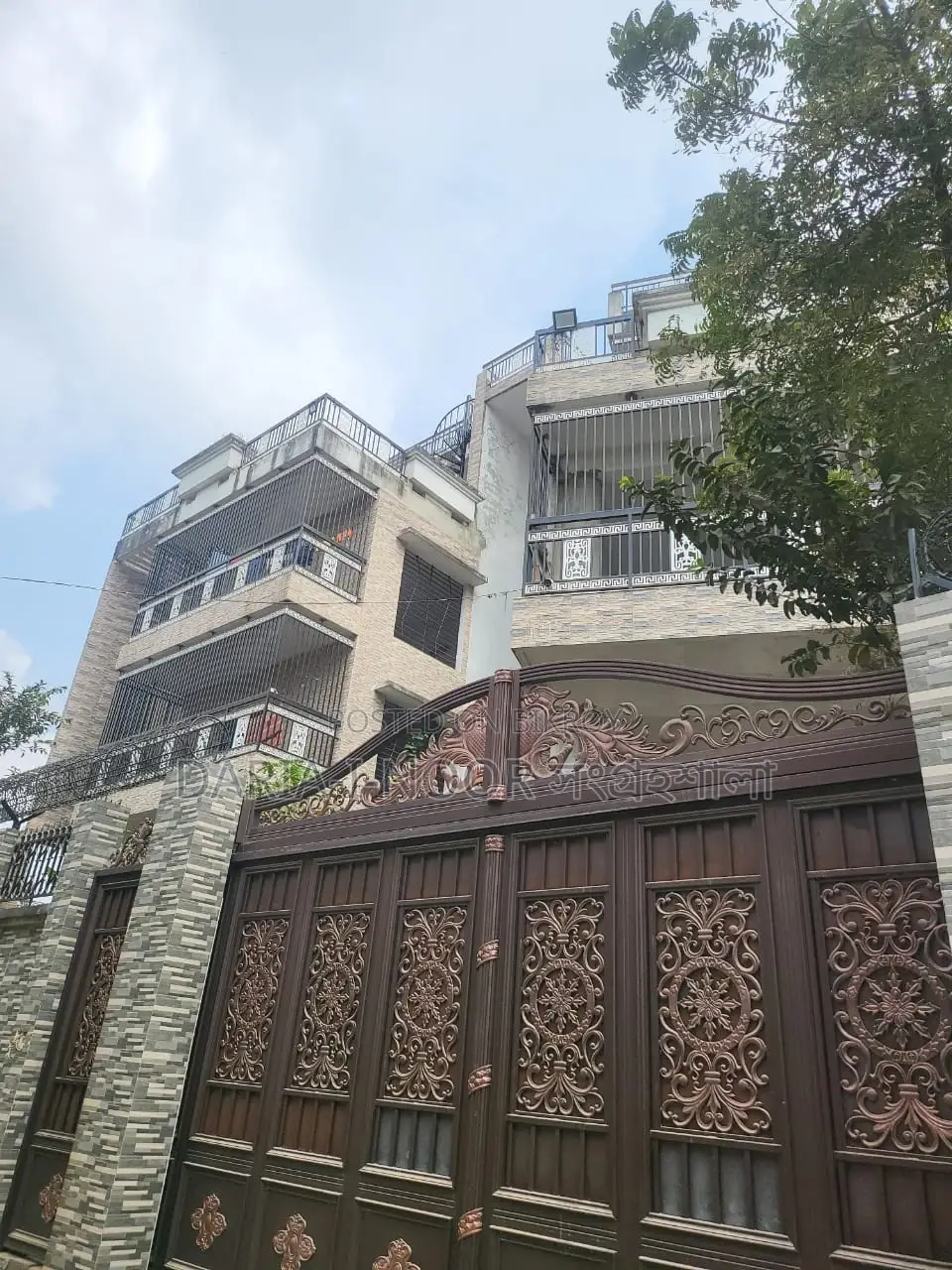 মোহাম্মদপুরে পাচঁ কাঠা জমিতে আলিশান চার তলা Duplex বিক্রি