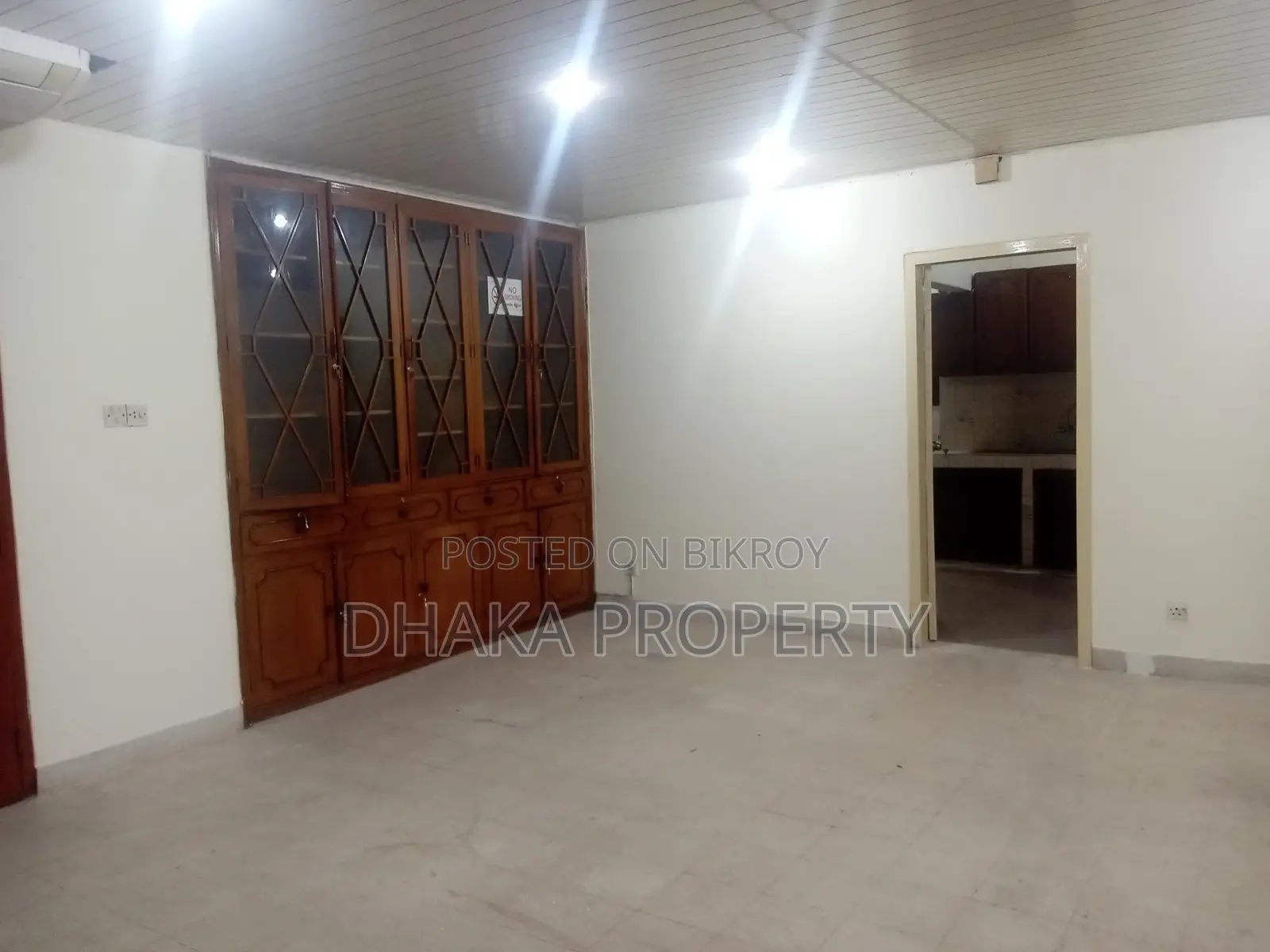 গুলশানে ২৫০০ বর্গফুটের অফিস স্পেস ভাড়া