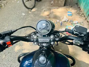 Bajaj Avenger 160 . 2026