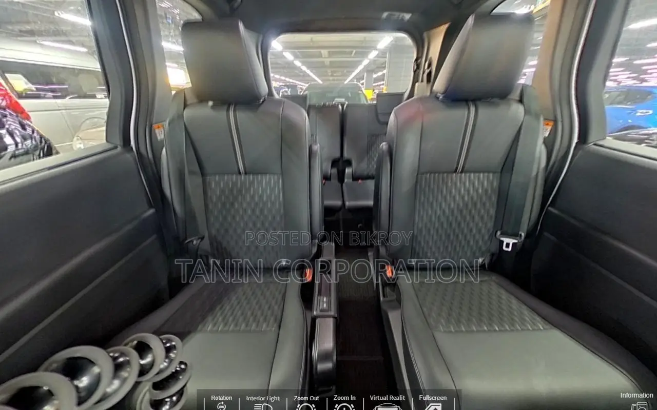 Toyota Noah Hybrid S-Z 4.5 Grade 2022
