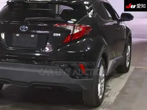 Toyota C-HR HYBRID S 2021