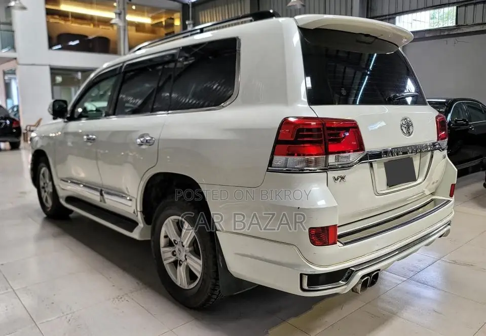 Toyota Land Cruiser V8 AIR SUSPENSION VX 2013