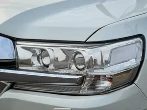Toyota Land Cruiser V8 AIR SUSPENSION VX 2013