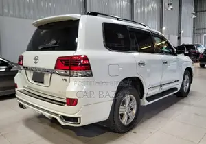 Toyota Land Cruiser V8 AIR SUSPENSION VX 2013