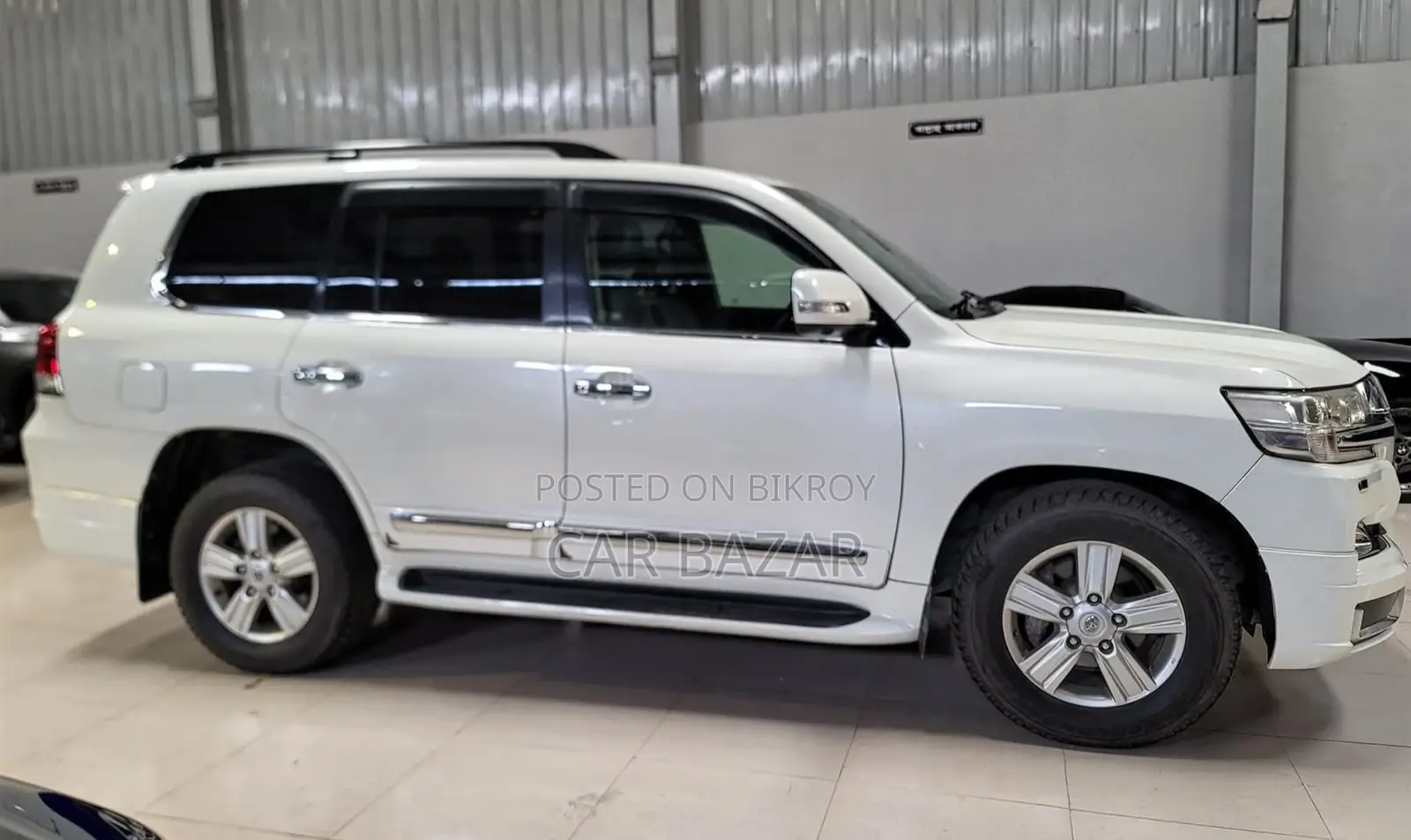 Toyota Land Cruiser V8 AIR SUSPENSION VX 2013