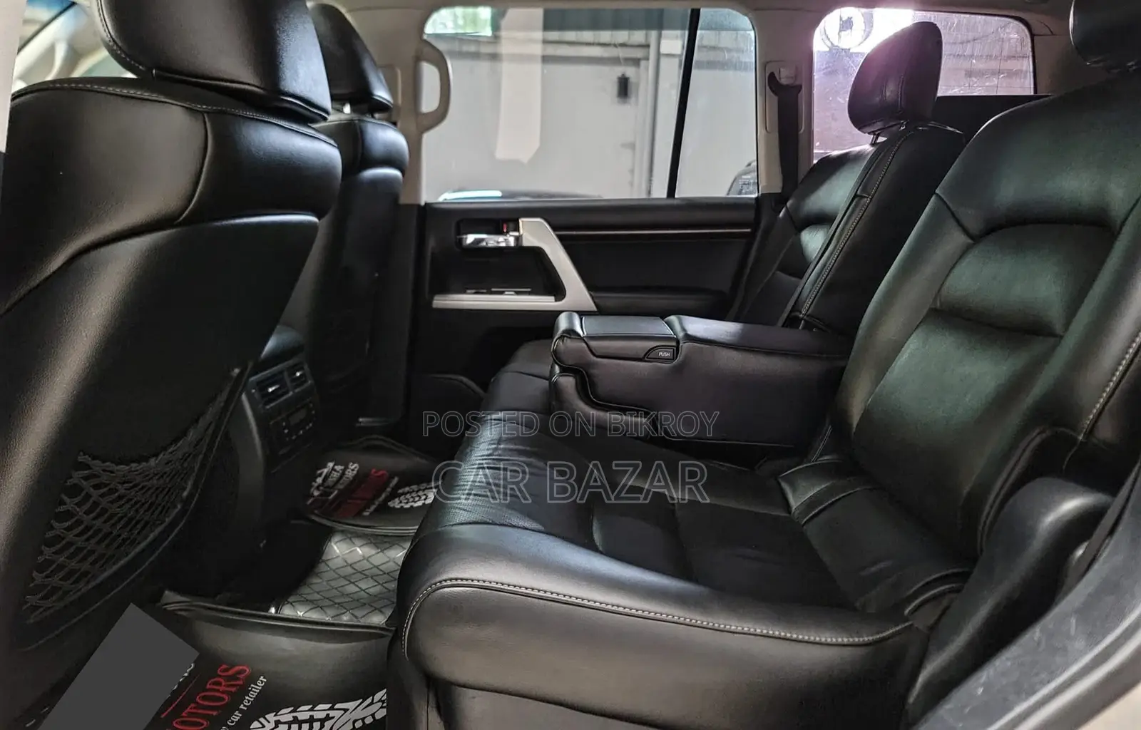 Toyota Land Cruiser V8 AIR SUSPENSION VX 2013