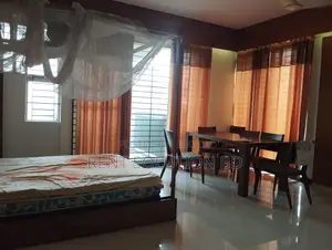 গুলশান ২-এ ভাড়ার জন্য ৪০০০ বর্গফুটের ক্লাসি ফার্নিশড ফ্ল্যাট