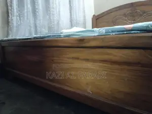 একটি খাট বিক্রি করা হবে
