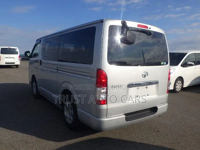 Toyota Hiace GL, DUAL AC 2020