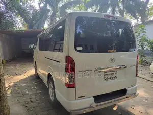 Toyota Hiace 2014