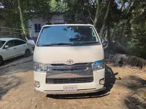 Toyota Hiace 2014
