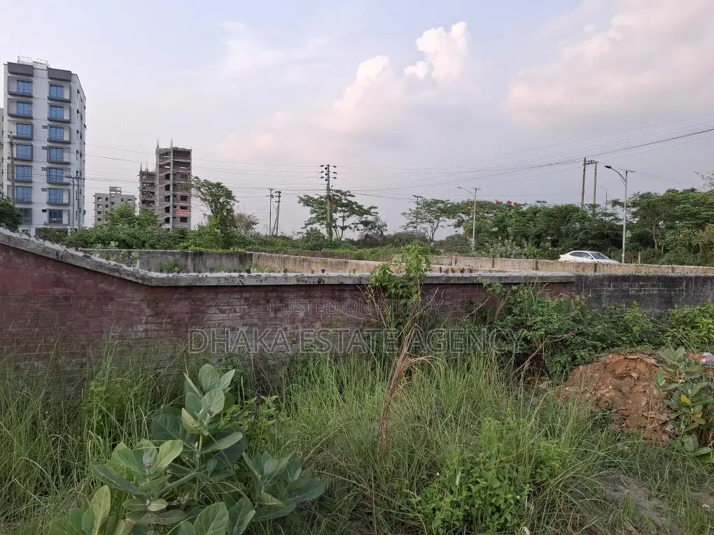 Sector 28, Road 322, South-Facing 3 Katha Plot for Sale