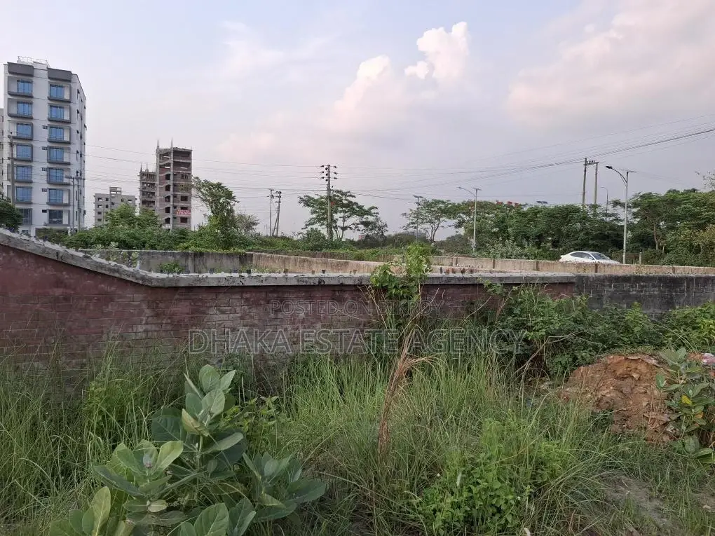 Sector 28, Road 322, South-Facing 3 Katha Plot for Sale