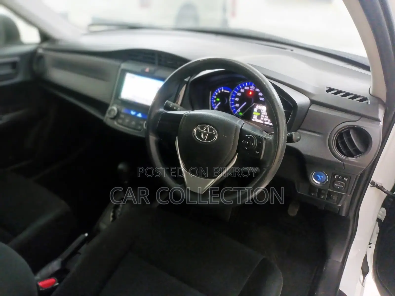 Toyota Axio Ex Hybrid White 2020