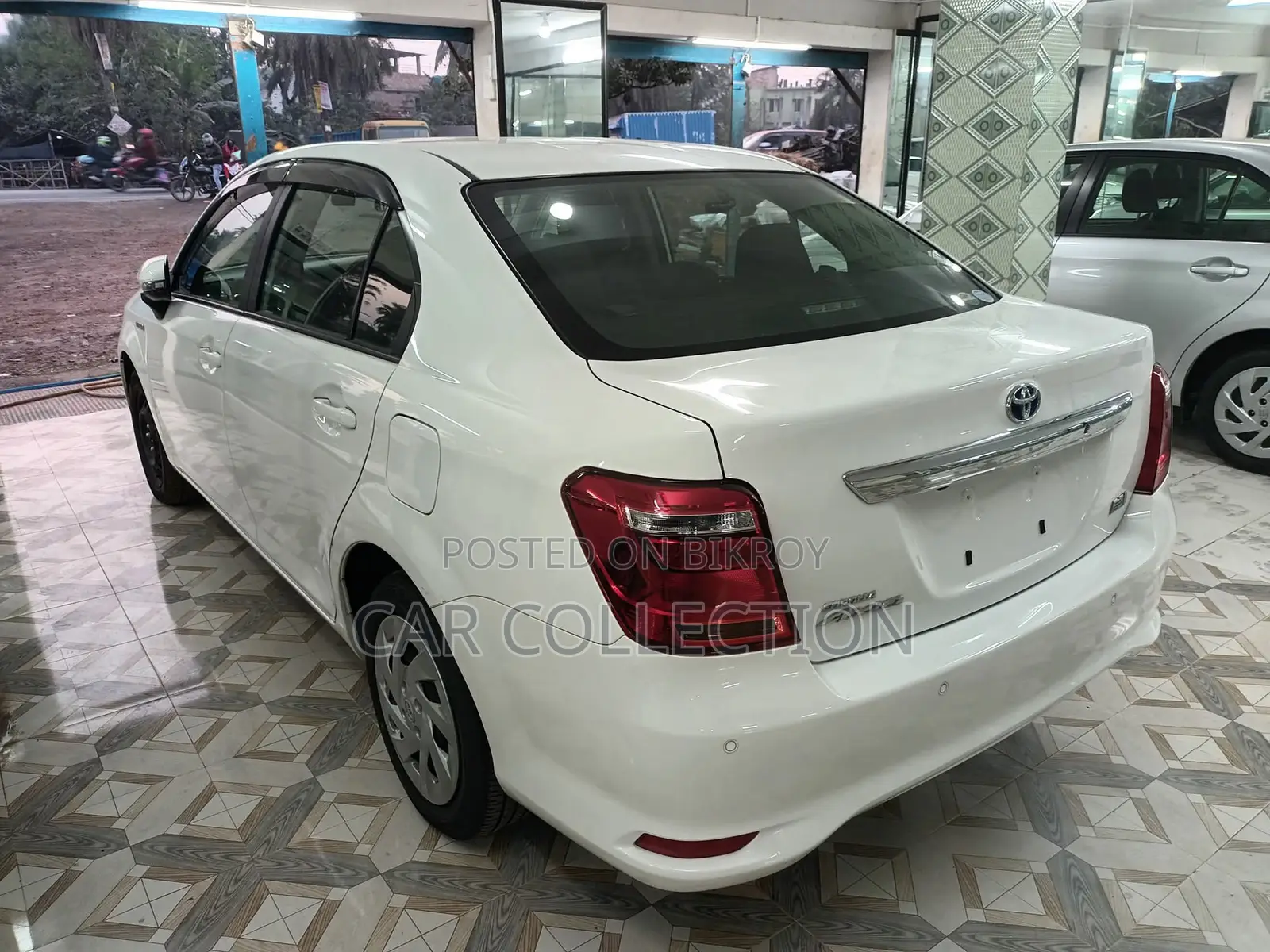 Toyota Axio Ex Hybrid White 2020