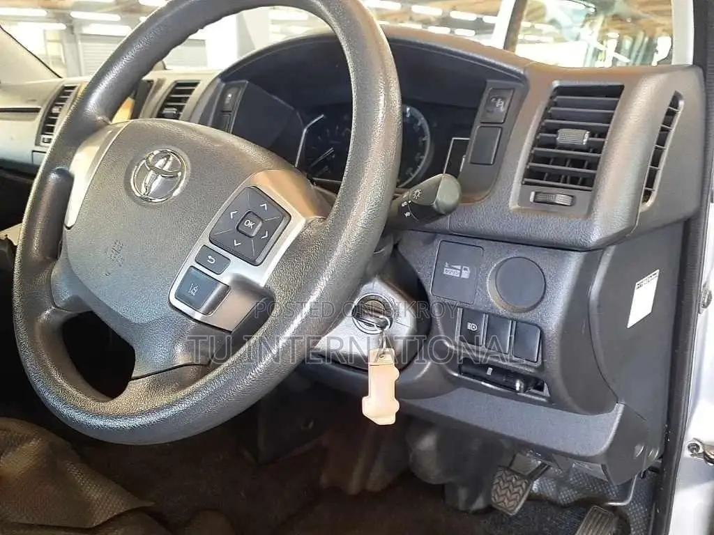 Toyota Hiace DX-NON HYBRID 2021