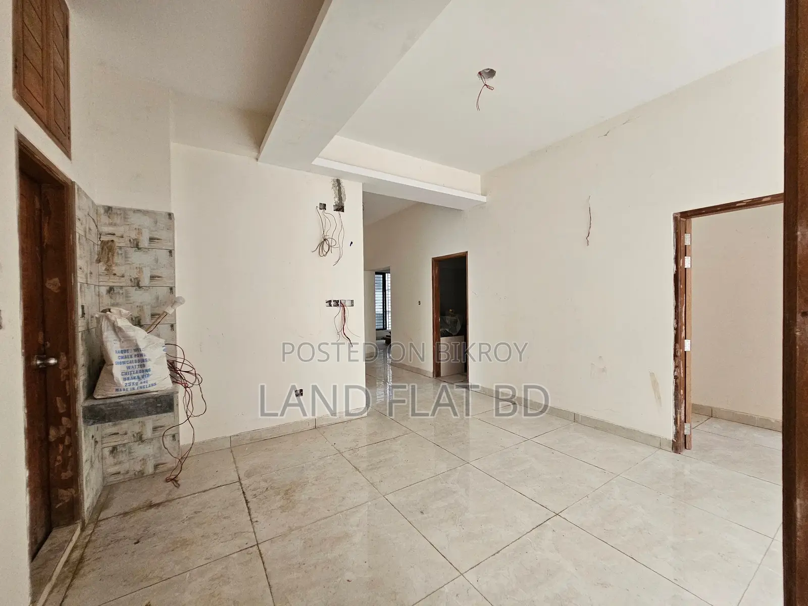 #1839sft Ready Flat @i Block, Bashundhara R/A (with Interior)
