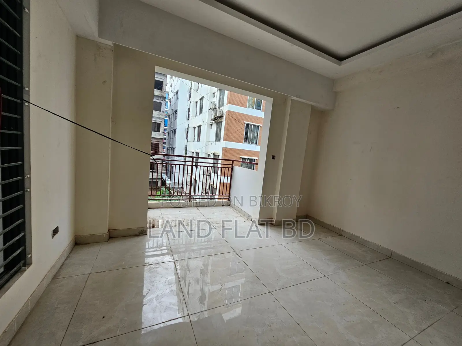 #1839sft Ready Flat @i Block, Bashundhara R/A (with Interior)