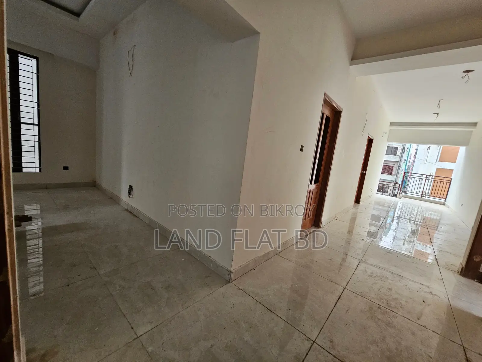 #1839sft Ready Flat @i Block, Bashundhara R/A (with Interior)