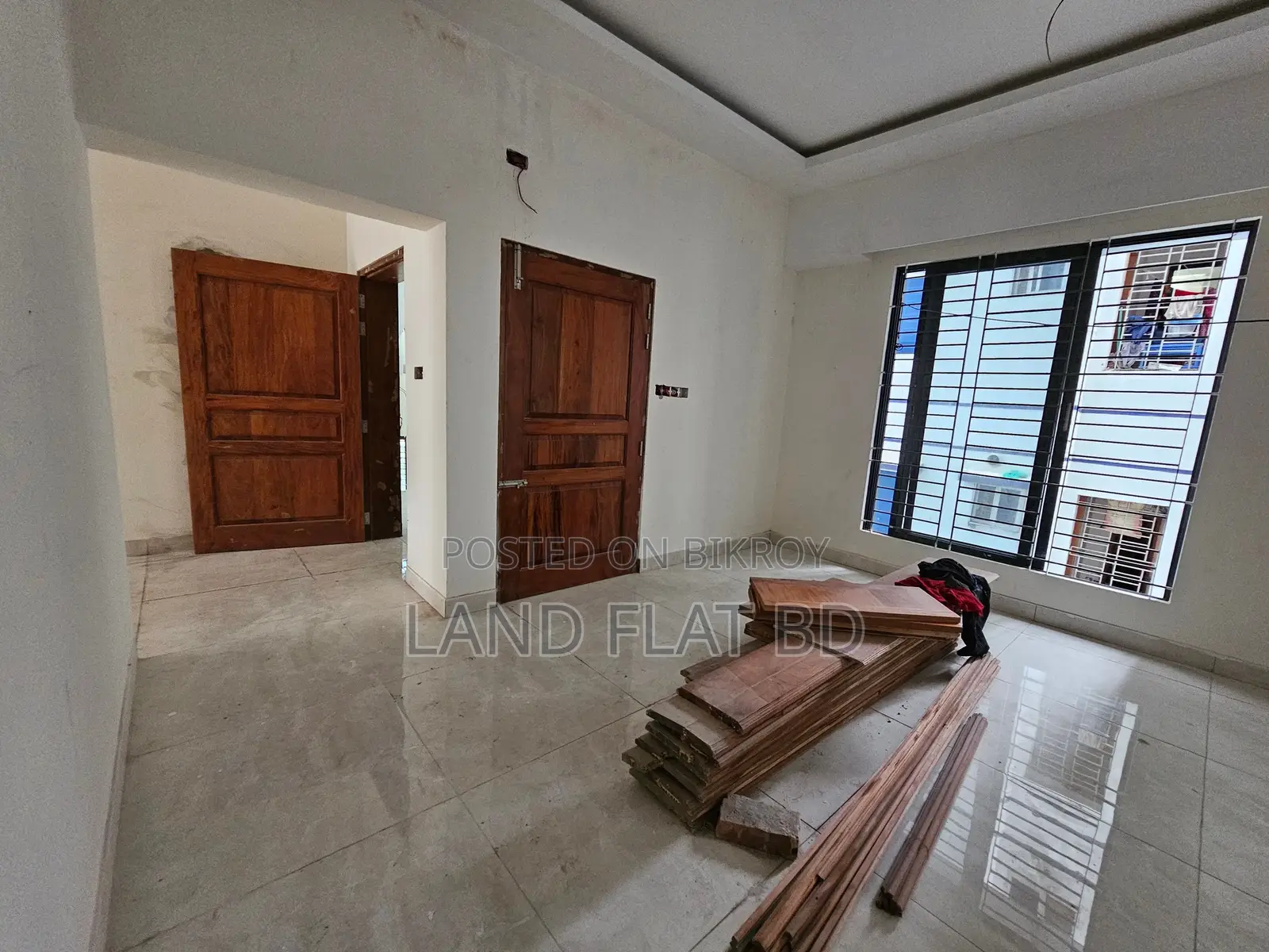 #1839sft Ready Flat @i Block, Bashundhara R/A (with Interior)